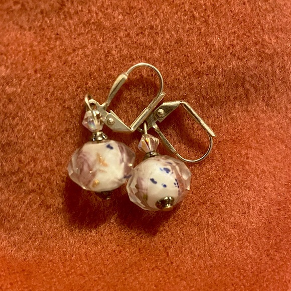 Whimsical glass earrings - Picture 3 of 3